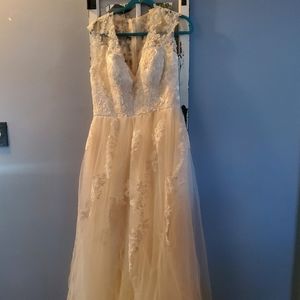 Wedding dress